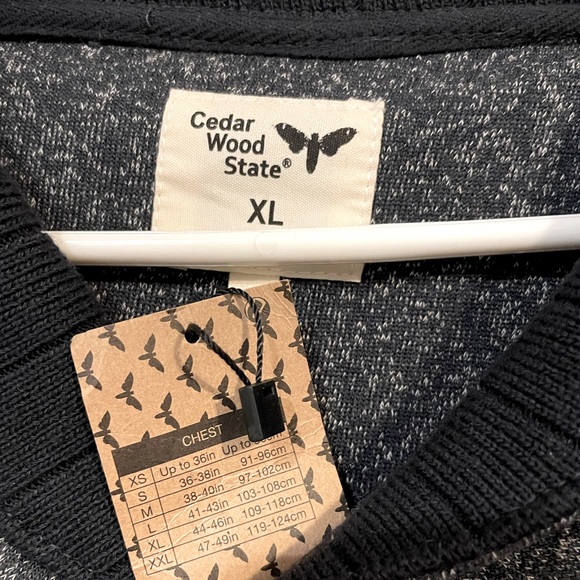 NEW Heavy pull over sweater with collar. - Picture 3 of 3